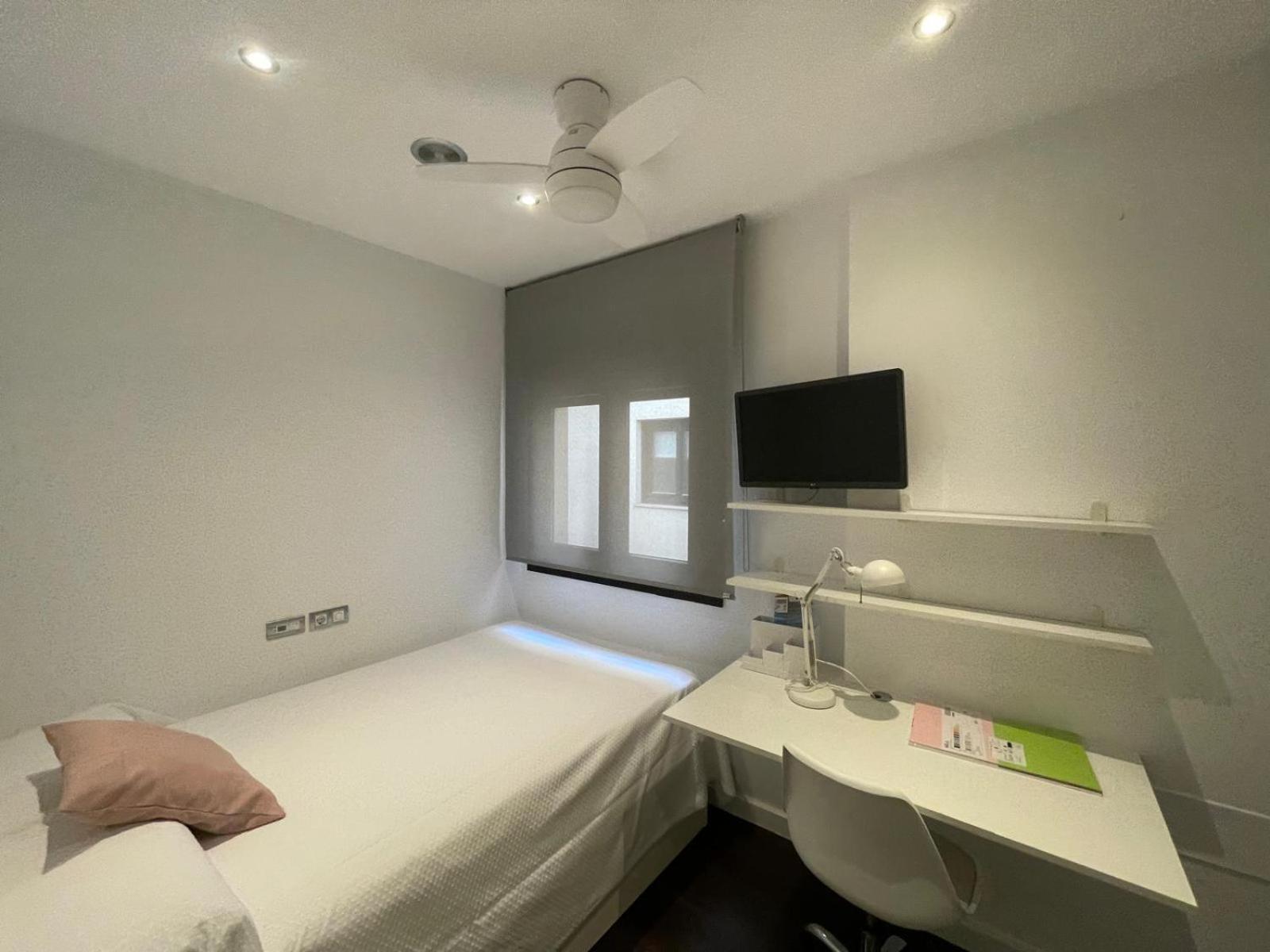 Moderno Apartamento Con Plaza De Garaje En Pleno Centro De 알메리아 외부 사진